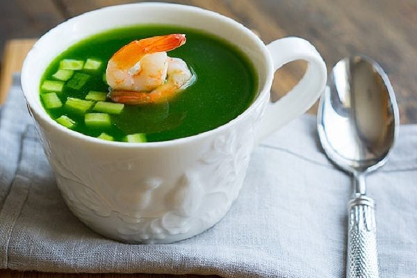 Огуречный суп с креветками