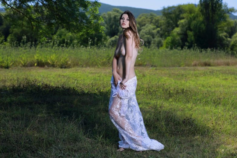 Stefania Beatty — воплощение красоты и женственности