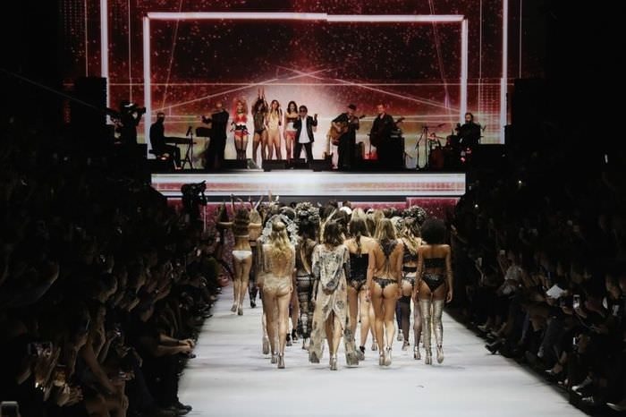 Красотки в нижнем белье