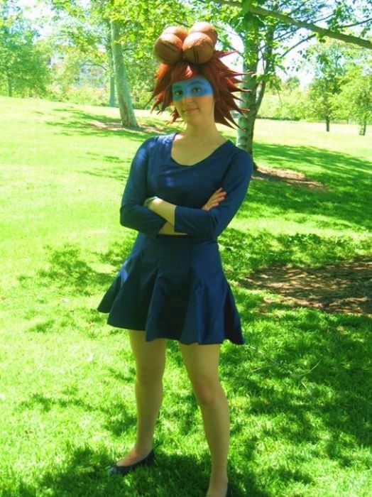 Крайне привлекательные косплейщицы в откровенных костюмах