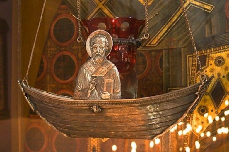 Как святитель Николай спас батюшку