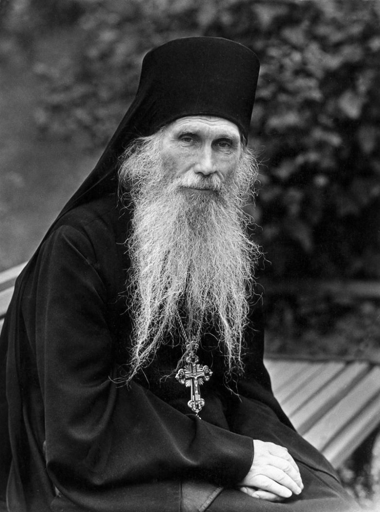 Схиархимандрит Кирилл Павлов — о важности заупокойных молитв