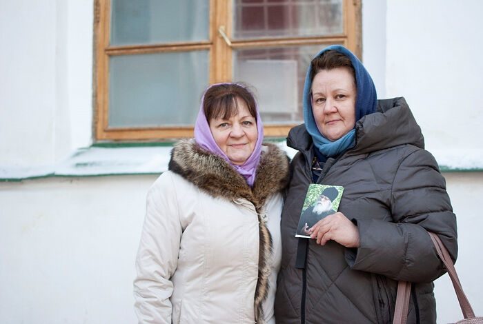 «Устремляются к батюшке тысячи людей»: путешествие в Псково-Печерский монастырь