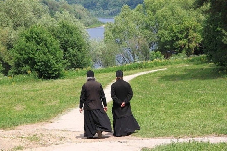 Притча о женщине и двух монахах