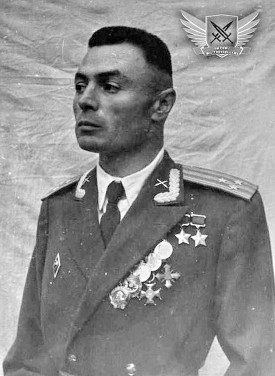 Василий Петров – единственный в мире офицер, воевавший без обеих рук.