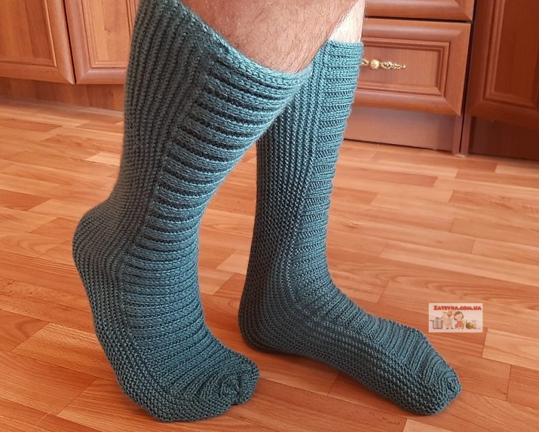 Мужские носки на двух спицах