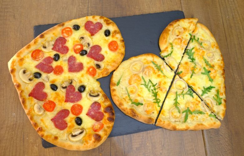 Пицца «Валентинка» с белым соусом. Идеальное дрожжевое тесто для пиццы