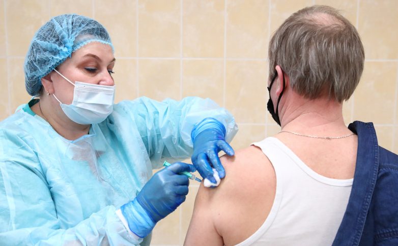 Причины низких темпов вакцинации в России