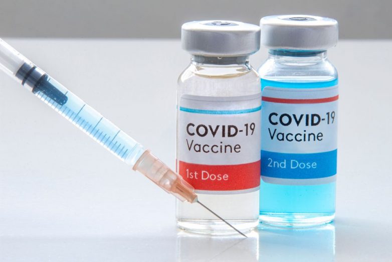 Иммунолог предупреждает об опасности частой ревакцинации от COVID-19