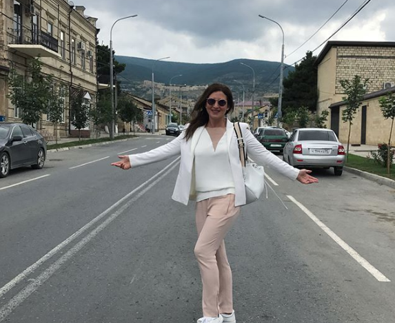 Певица Жасмин сбежала в родной Дагестан