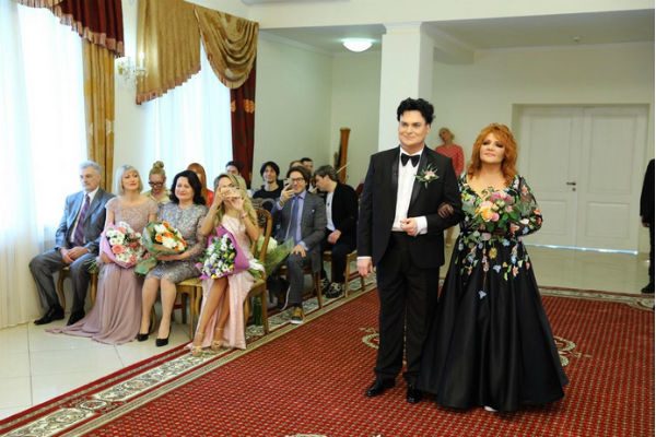 Певица Анастасия вышла замуж в восьмой раз