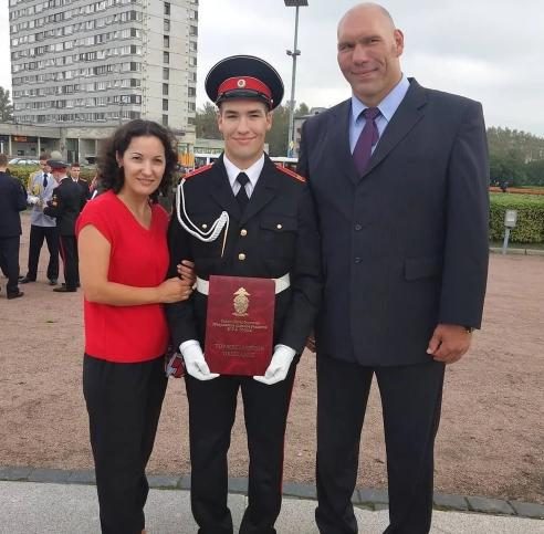 Как выглядит 18-летний сын Николая Валуева