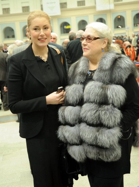 Дочери Шукшина требуют в суде 600 тысяч с театра Надежды Бабкиной