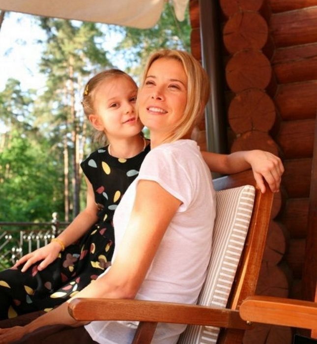 Юлия Высоцкая рассказала о состоянии дочери
