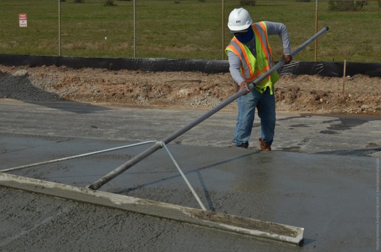Как делают бетонную дорогу в Америке