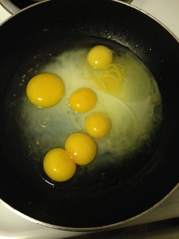 Эти яйца удивили даже тех, кто их отложил