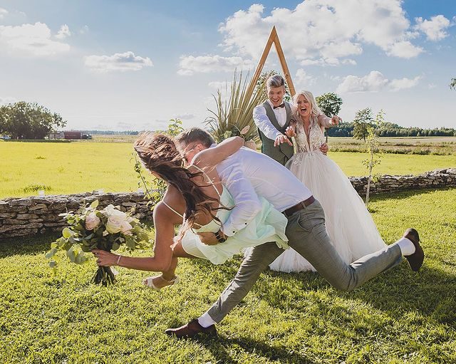 17 забавных свадебных снимков, которые рассмешат любого