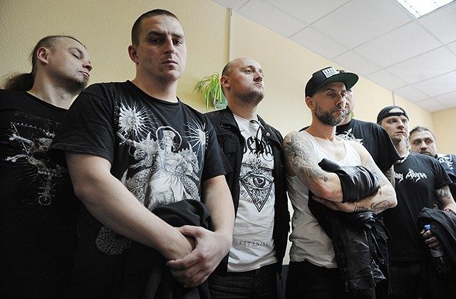 Участники группы Behemoth во время заседания Октябрьского районного суда в Екатеринбурге, 22 мая 2014 года. Фото: Донат Сорокин / ИТАР-ТАСС