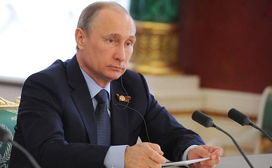 Путин поздравил 18 генералов увольнением