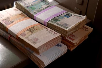 Мошенник поменял рваную сотню на 435 000 рублей