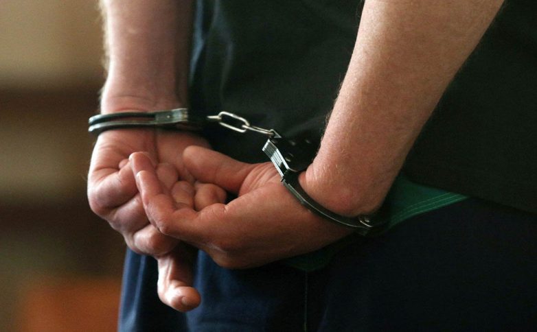 Двух полковников ФСБ арестовали за миллионные взятки