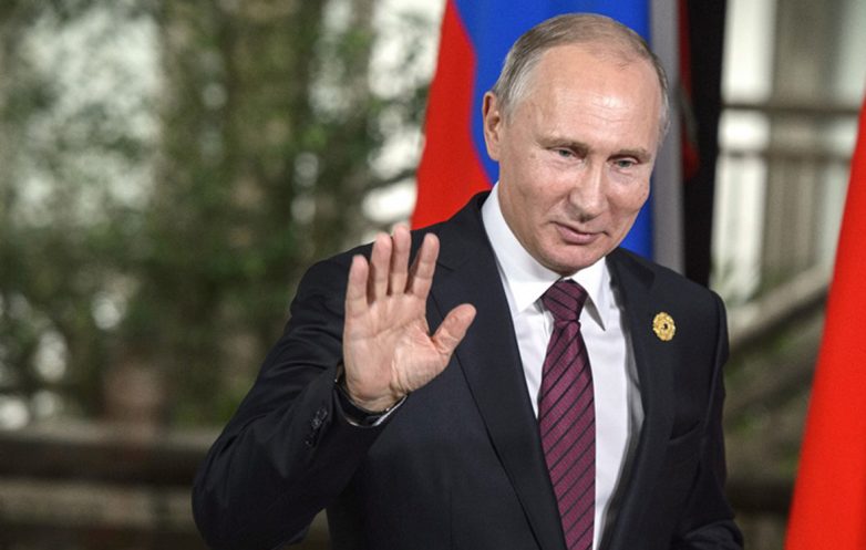 Путин списал налоговые долги россиян