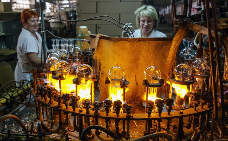 Производители ламп предупредили о риске роста расходов на освещение на 30%