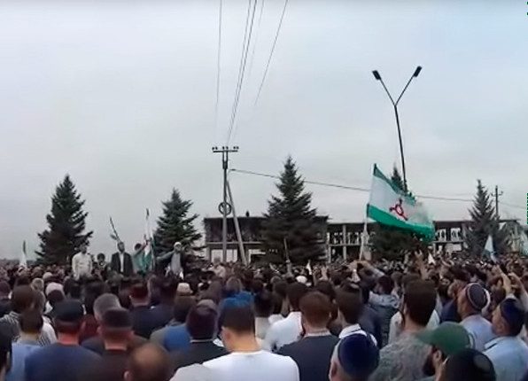 Cиловики открыли стрельбу во время митинга у парламента Ингушетии