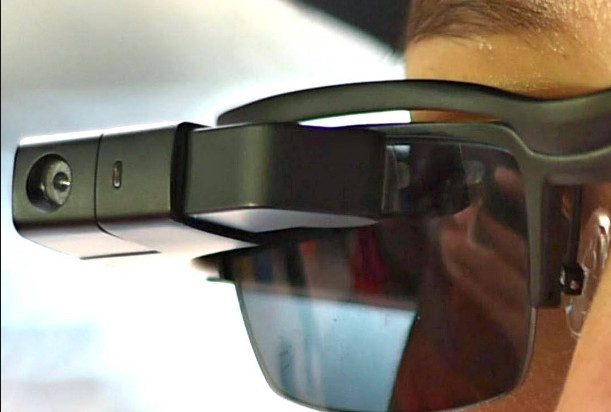 Полиция получит очки с функцией распознавания лиц