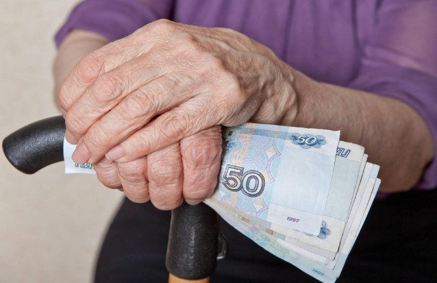 Пенсионеры становятся жертвами новых афер, связанных с коронавирусом