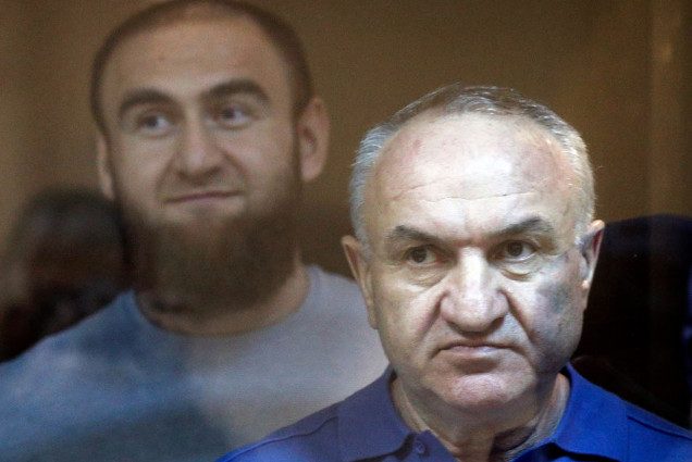 Экс-сенатора Арашукова и его отца признаны виновными в убийствах судом присяжных