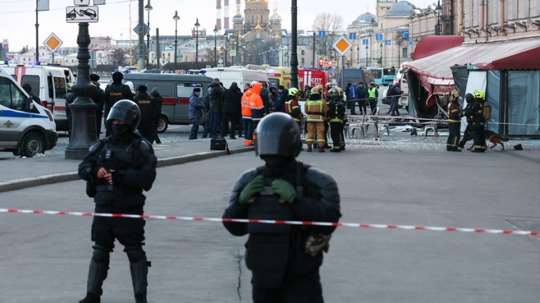 Кто может стоять за взрывом бара в Санкт-Петербурге?