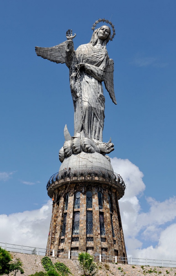 Самые грандиозные статуи в мире