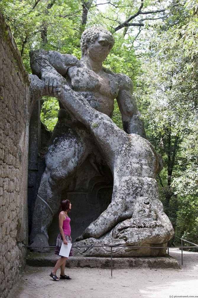 Итальянский парк чудовищ в Бомарцо: слабонервным вход воспрещён