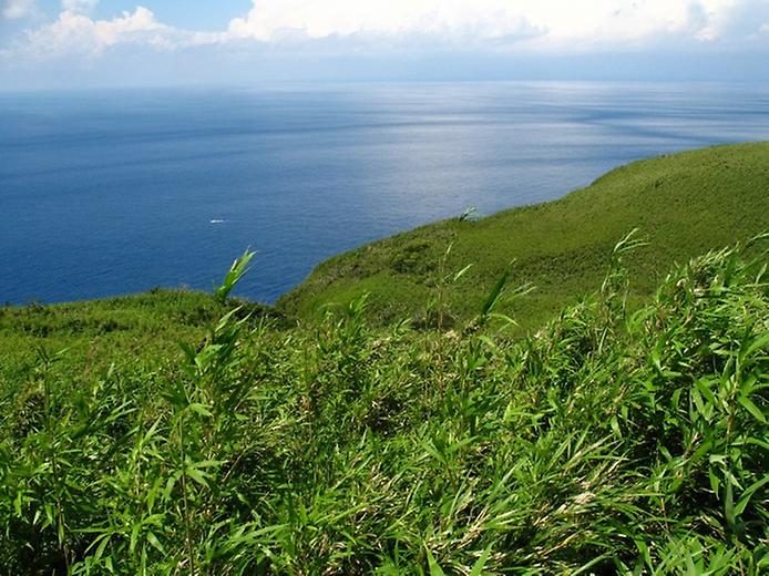 Живут как на вулкане: японский остров Аогашима