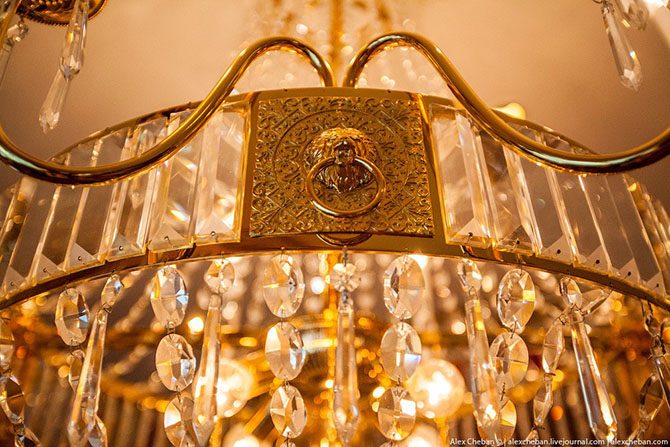 Богато и очень дорого: как выглядит номер в 7-звёздочном отеле Дубая
