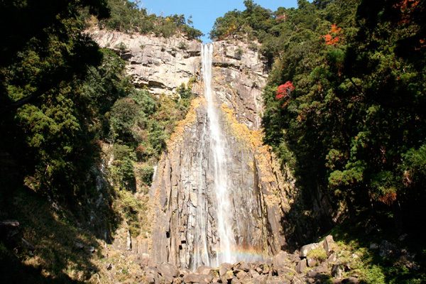 Умиротворяющий водопад Нати