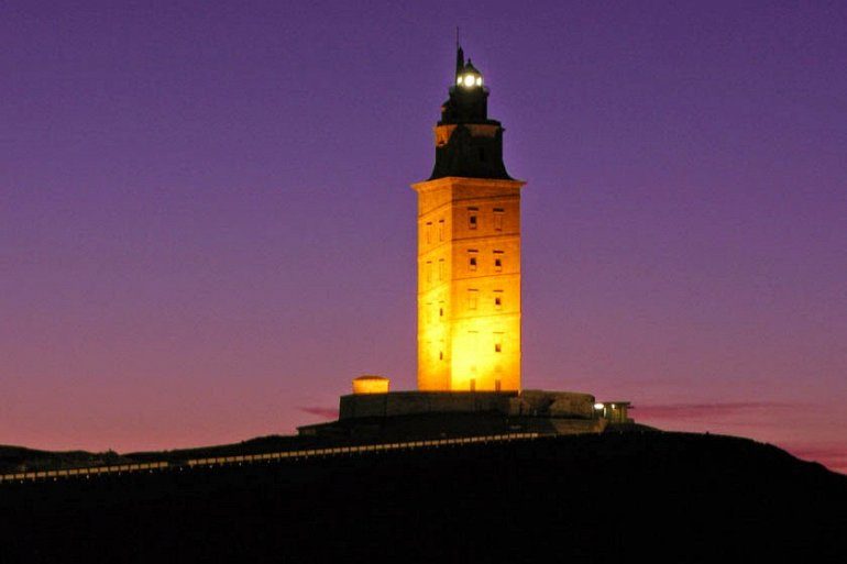 10 самых красивых маяков планеты, от которых без ума все туристы