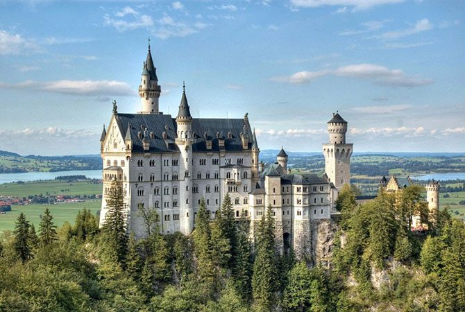 Нойшванштейн — один из красивейших замков в мире