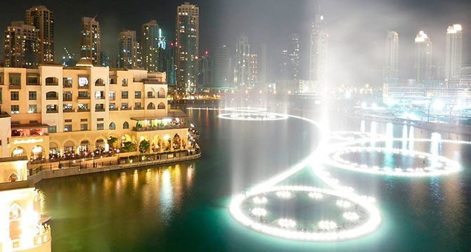 Самый роскошный танцующий фонтан в Дубае