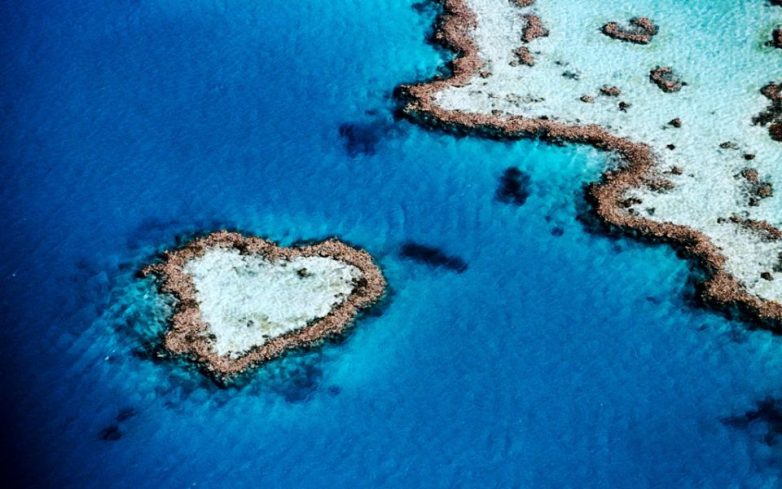 Потрясающие острова в виде сердца