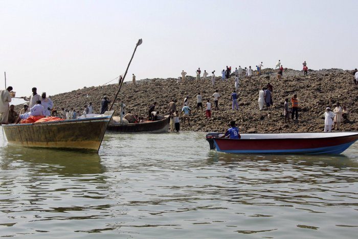 В Аравийском море после землетрясения появился новый остров