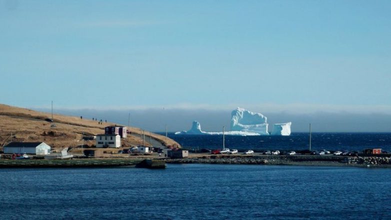 Огромный айсберг приплыл в Канаду