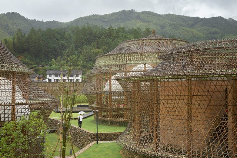 Удивительная выставка бамбуковой архитектуры