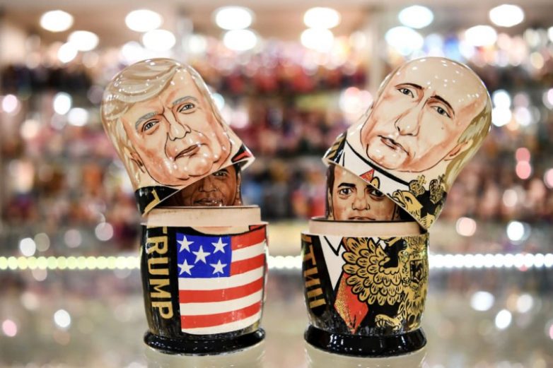 Культурный шок: что предлагают российские сувенирные лавки иностранцам