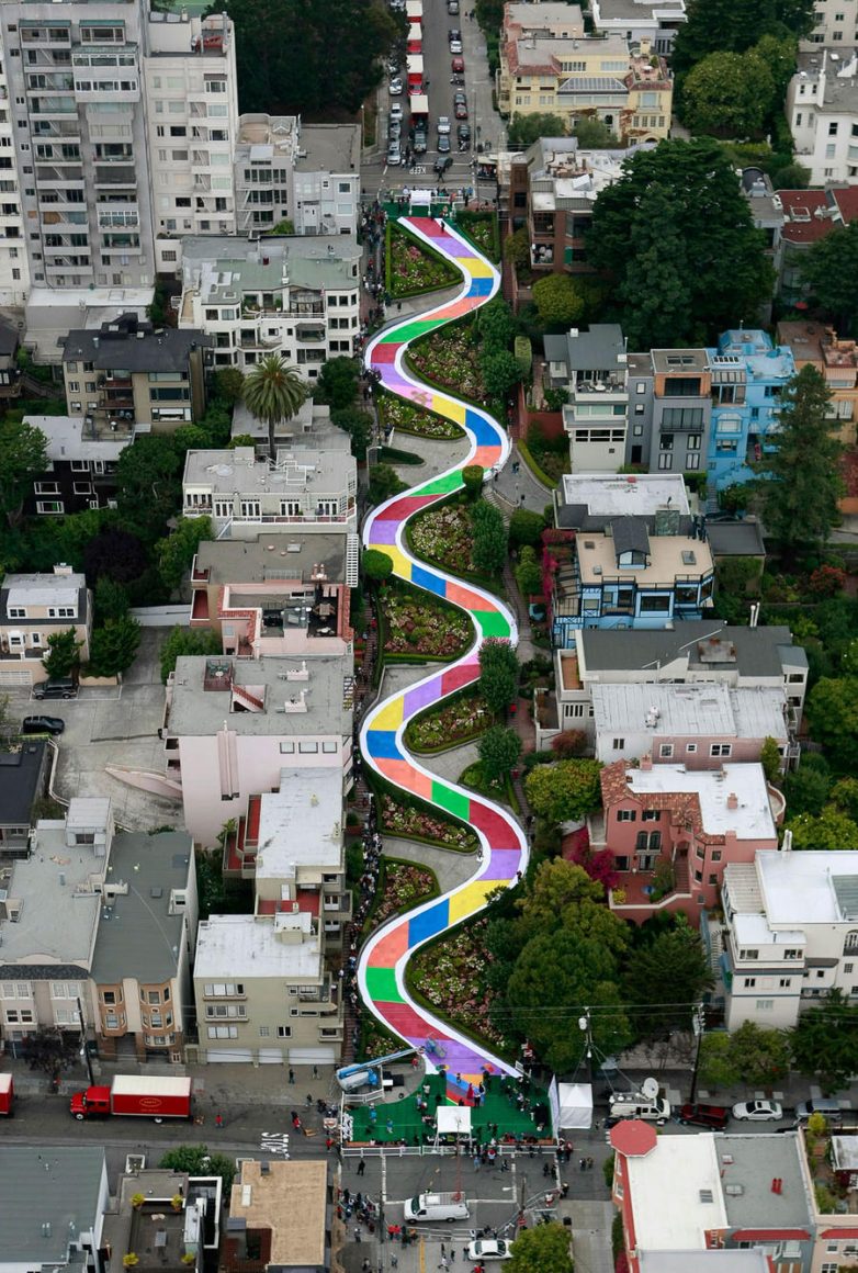 Куда кривая выведет: самая извилистая улица в мире
