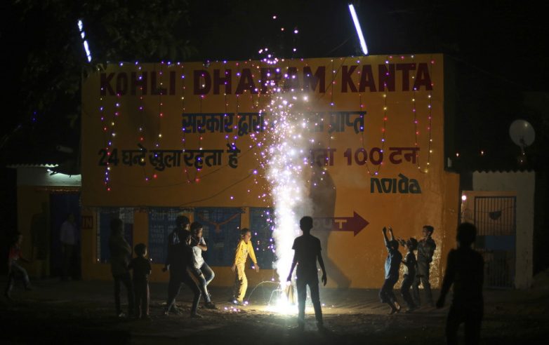 Как прошёл Фестиваль огней Дивали по всему миру