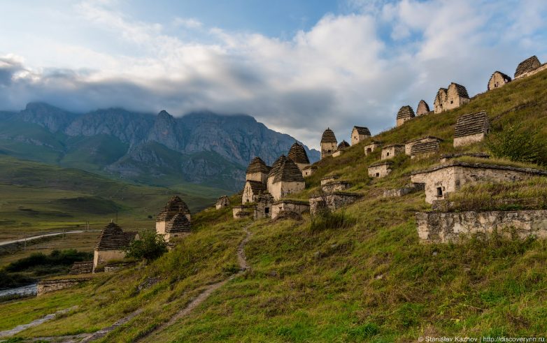 Даргавс: мрачное очарование таинственного города мёртвых в Северной Осетии