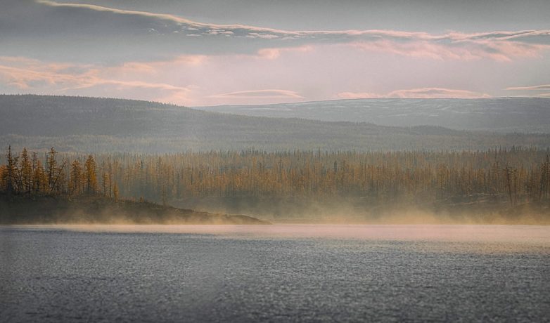 В сердце России: дикая красота озера Виви - географического центра страны