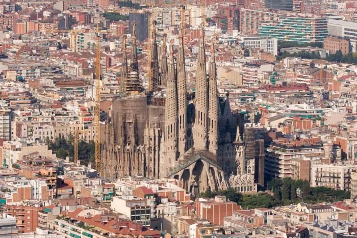Удивительные места, которые обязательно стоит посетить в сказочной Барселоне